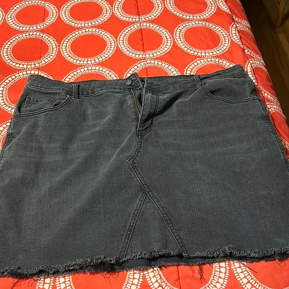 Old Navy Dresses & Skirts - Black Denim Skirt